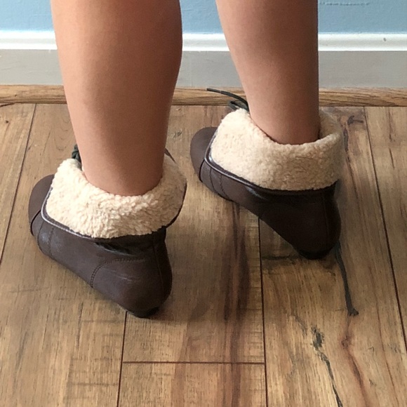 Brown lace up boots - Picture 5 of 7